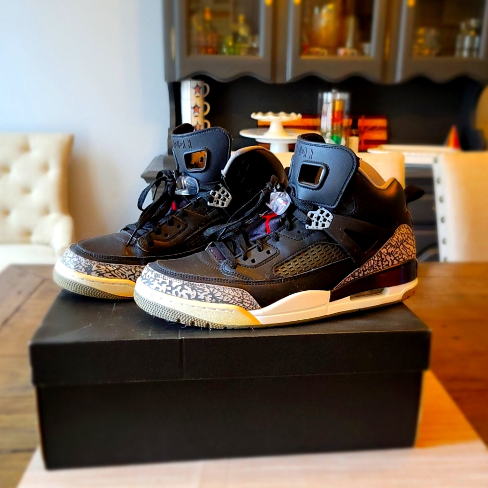Jordan Spizike black cement